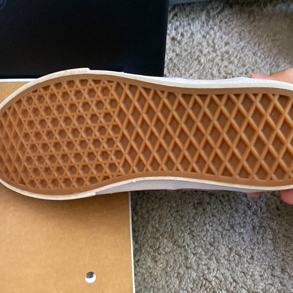 Burgundy Checkered Vans W8.5 US sizing - Picture 3 of 5